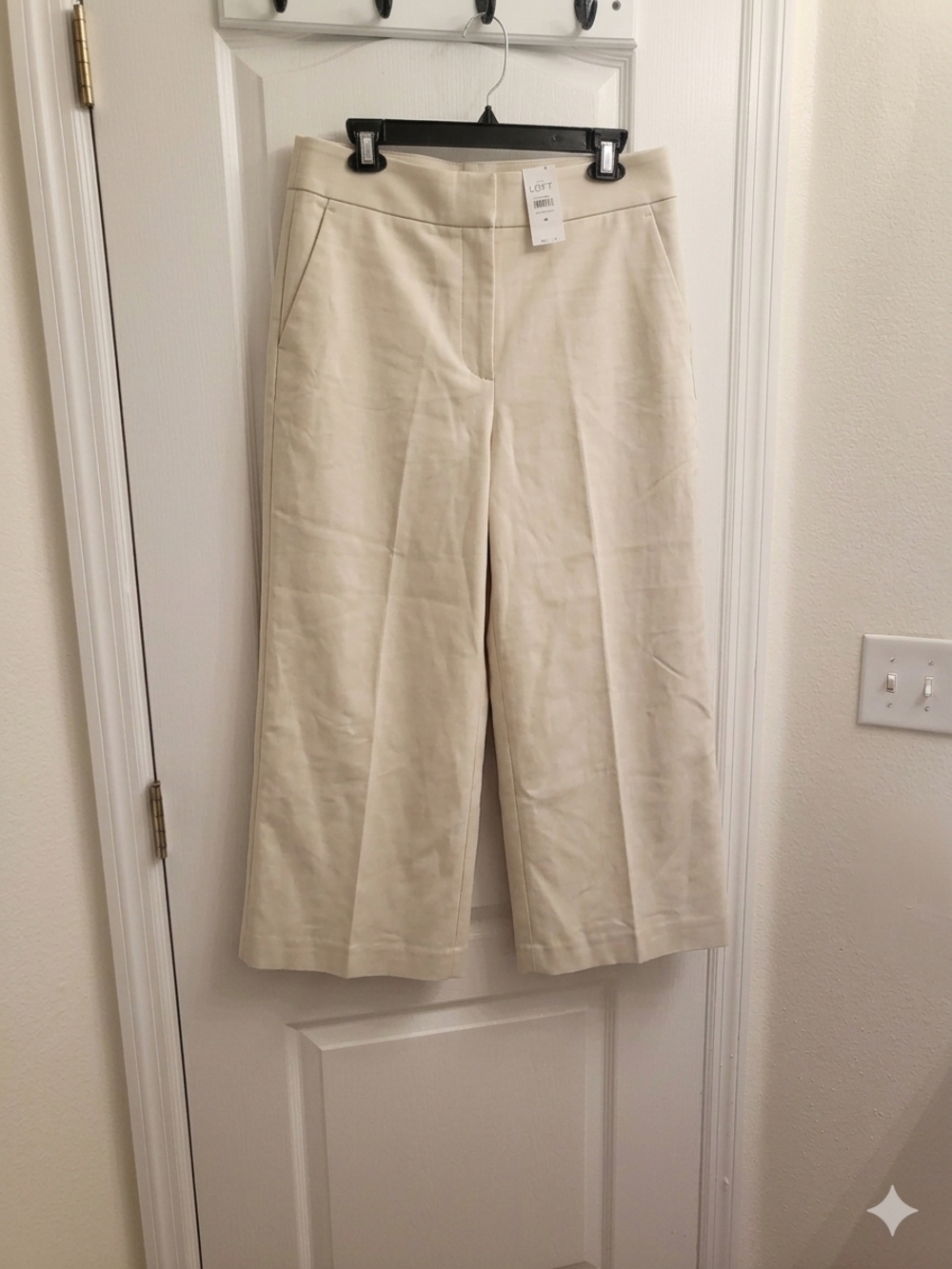 LOFT Wide-Leg Cropped Pants in Light Beige NWT Size 10 - Picture 3 of 7